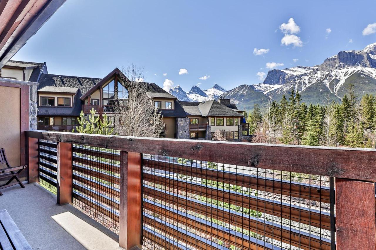 Revel Guest House - The Place For Merriment Canmore Exterior foto